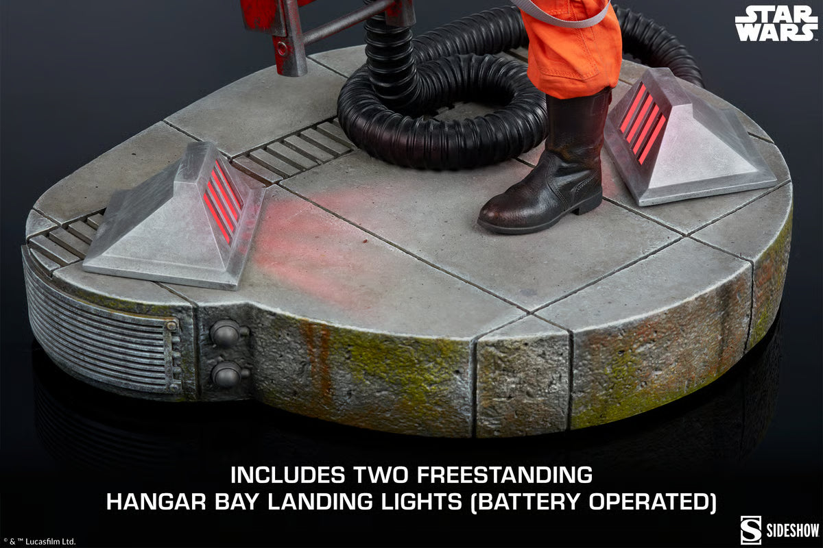 Sideshow Luke Skywalker & X-Wing - Red Five Premium Format Figure image 5