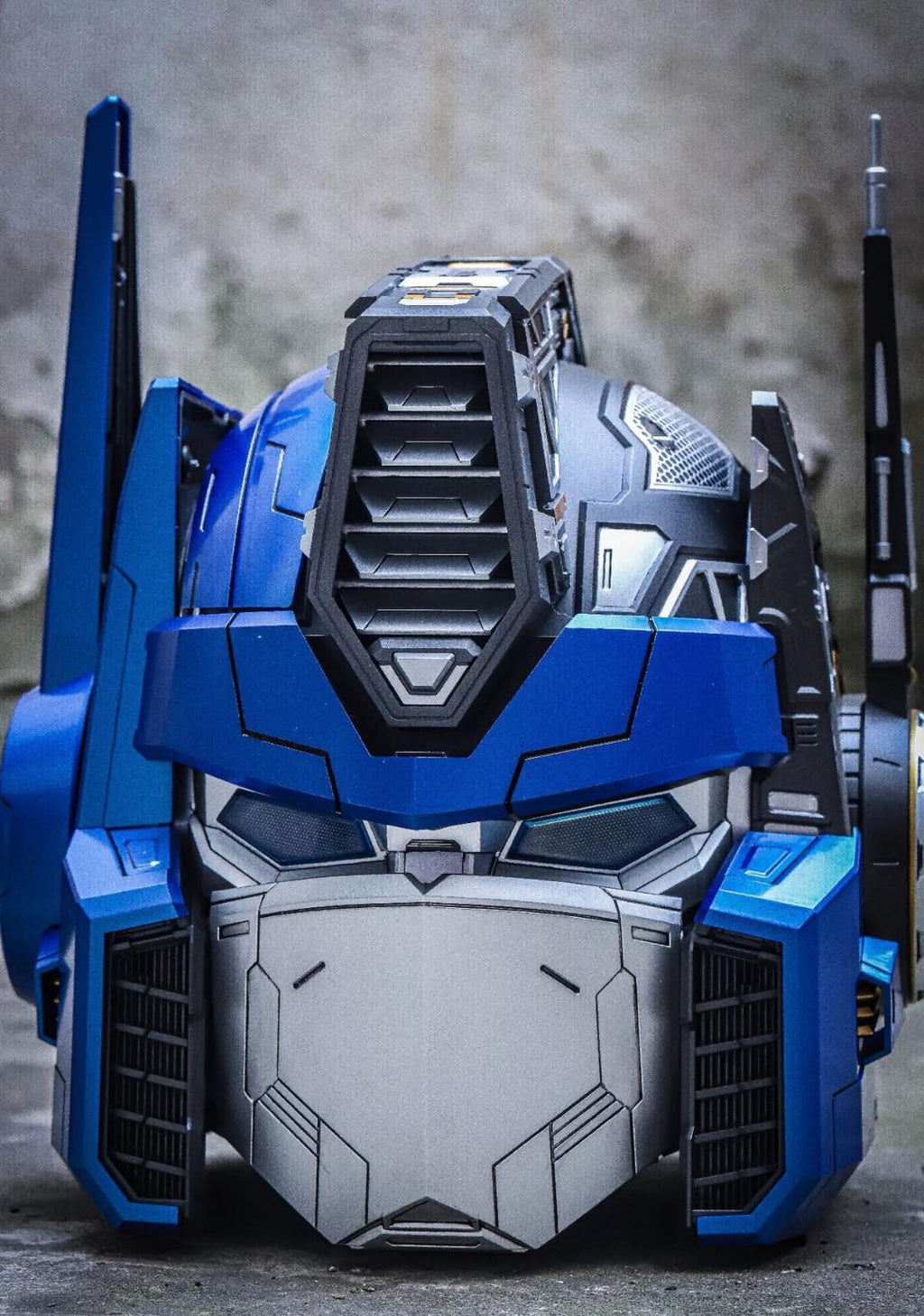 Killerbody G1 Optmus Prime Deluxe Edition wearable Helmet image 1